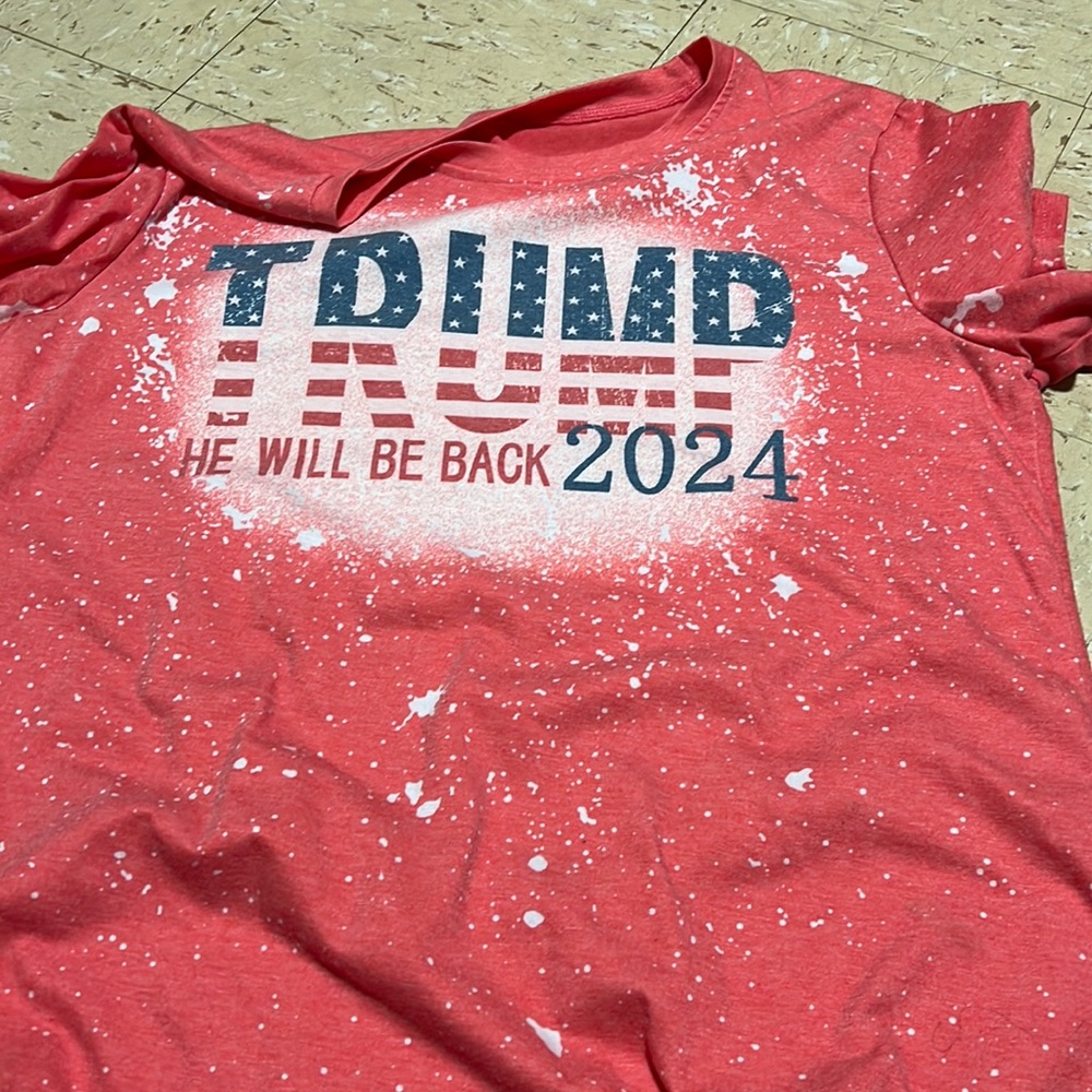 White paint splatter trump t-shirt